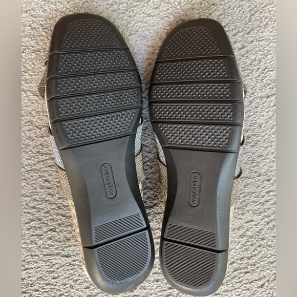 COMFORTVIEW Gold, Silver & Suede-Like Heel slip-ons. Size 9.5W. Stretch Straps! - Picture 2 of 5